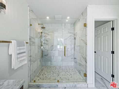 19382  Woodlands   Drive, Huntington Beach, CA