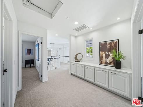 19382  Woodlands   Drive, Huntington Beach, CA