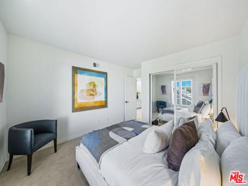 19382  Woodlands   Drive, Huntington Beach, CA