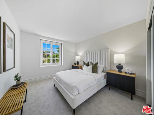 19382  Woodlands   Drive, Huntington Beach, CA