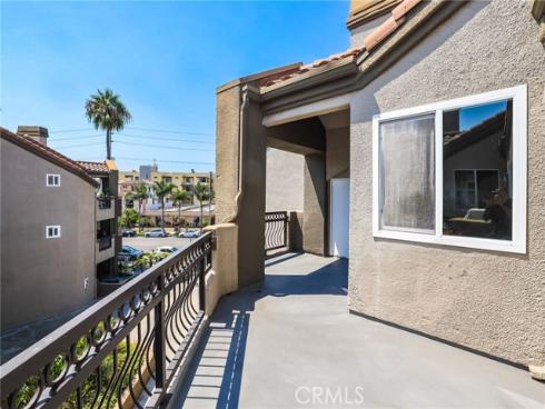 430  Lake  304  Street, Huntington Beach, CA