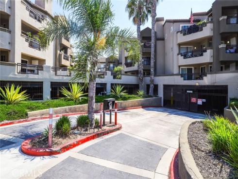 430  Lake  304  Street, Huntington Beach, CA