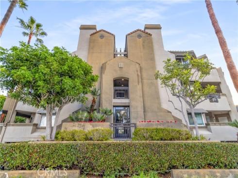 430  Lake  304  Street, Huntington Beach, CA