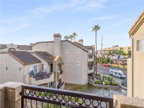 430  Lake  304  Street, Huntington Beach, CA