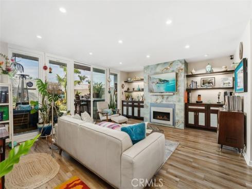 4045  Warner Ave  , Huntington Beach, CA