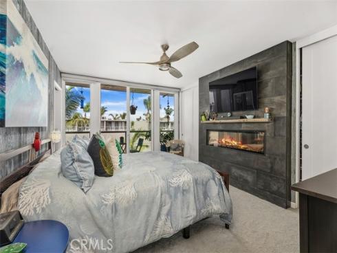 4045  Warner Ave  , Huntington Beach, CA