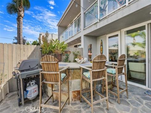 4045  Warner Ave  , Huntington Beach, CA