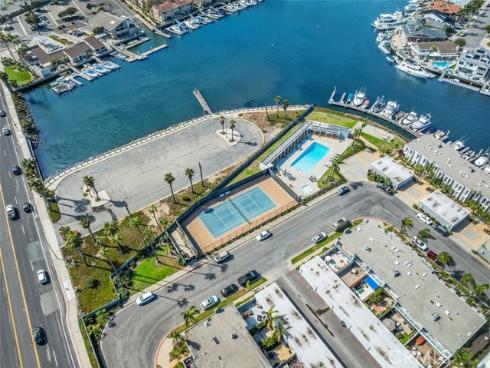 4045  Warner Ave  , Huntington Beach, CA