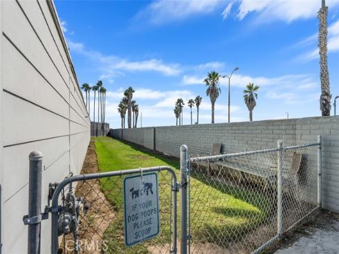4045  Warner Ave  , Huntington Beach, CA