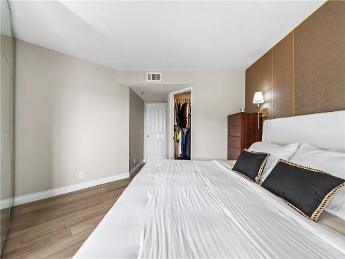 430  Lake  204  Street, Huntington Beach, CA