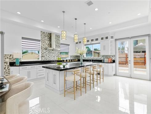 7702  Alberta  , Huntington Beach, CA