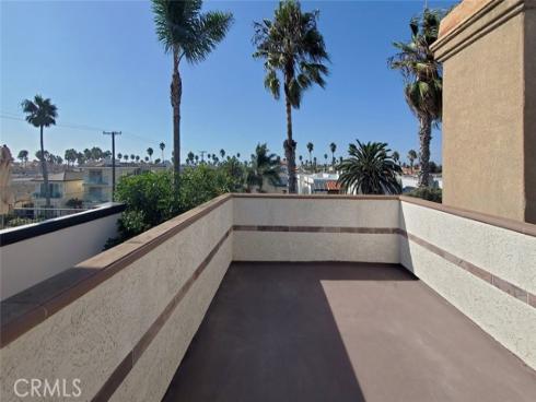 304  18th  , Huntington Beach, CA