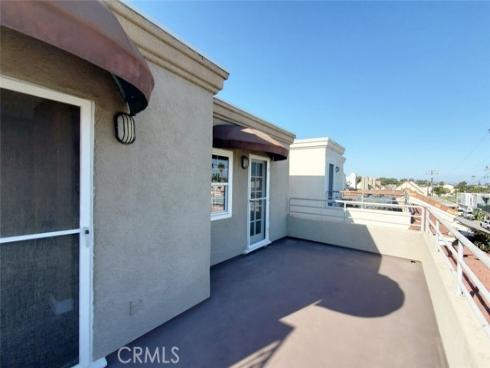 304  18th  , Huntington Beach, CA