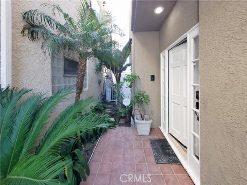 304  18th  , Huntington Beach, CA