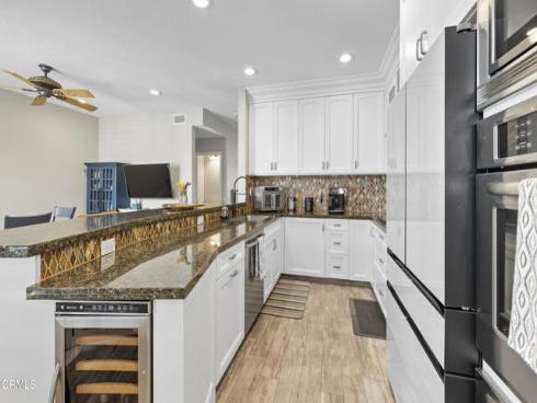 7412  Seabluff  108  Drive, Huntington Beach, CA