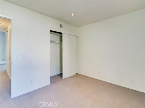 8886  Plumas  1124A  Circle, Huntington Beach, CA