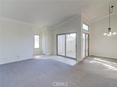 8886  Plumas  1124A  Circle, Huntington Beach, CA