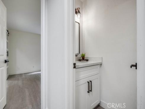 4682  Warner  B102 , Huntington Beach, CA