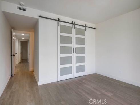 4682  Warner  B102 , Huntington Beach, CA