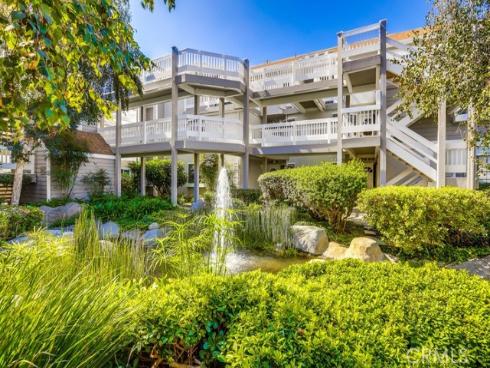 4682  Warner  B102 , Huntington Beach, CA