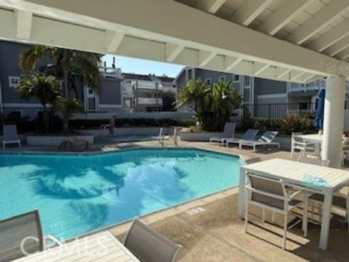 4682  Warner  B102 , Huntington Beach, CA