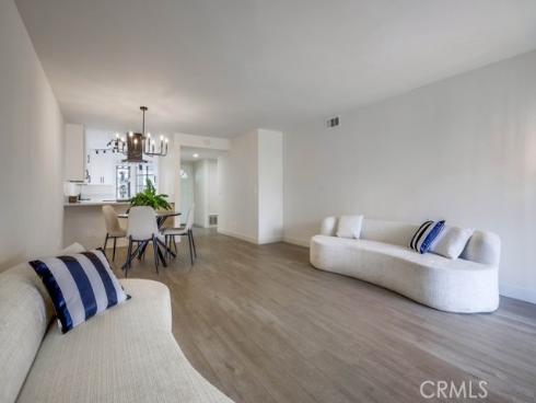 4682  Warner  B102 , Huntington Beach, CA