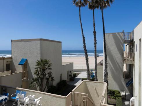 711  Pacific Coast Highway  206 , Huntington Beach, CA