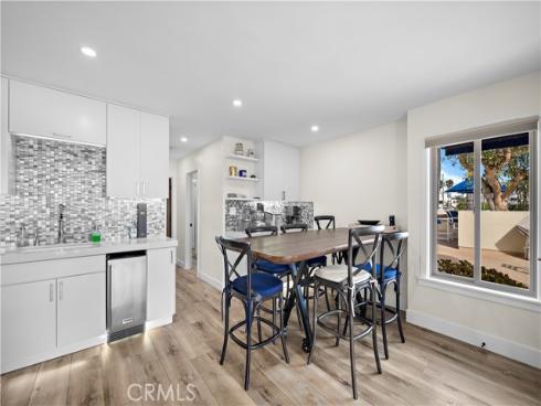 711  Pacific Coast  330 , Huntington Beach, CA