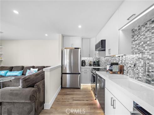 711  Pacific Coast  330 , Huntington Beach, CA