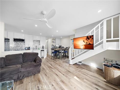 711  Pacific Coast  330 , Huntington Beach, CA