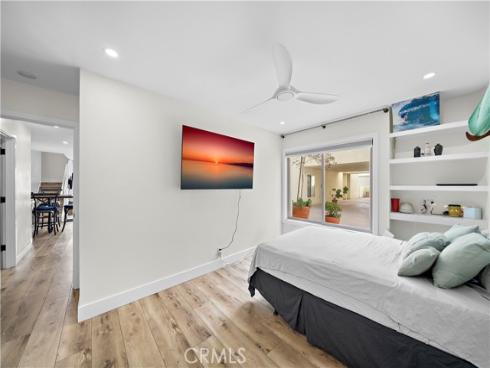 711  Pacific Coast  330 , Huntington Beach, CA