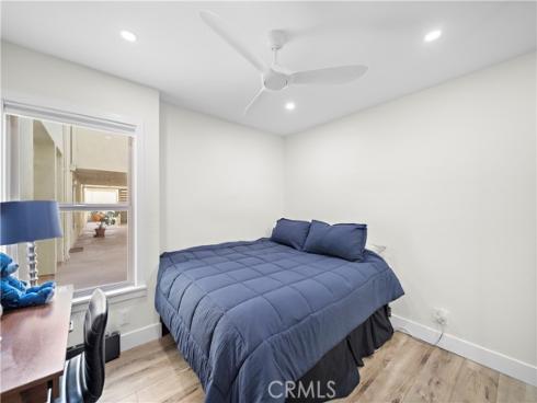 711  Pacific Coast  330 , Huntington Beach, CA