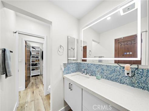 711  Pacific Coast  330 , Huntington Beach, CA