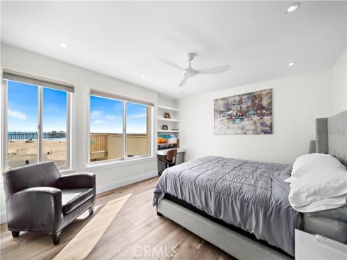 711  Pacific Coast  330 , Huntington Beach, CA