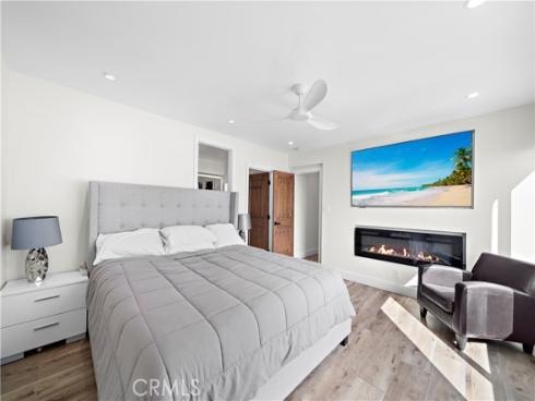 711  Pacific Coast  330 , Huntington Beach, CA