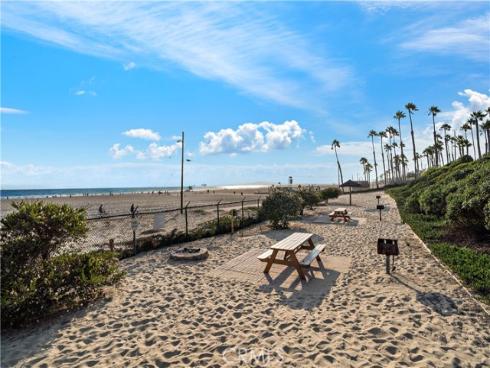 711  Pacific Coast  330 , Huntington Beach, CA