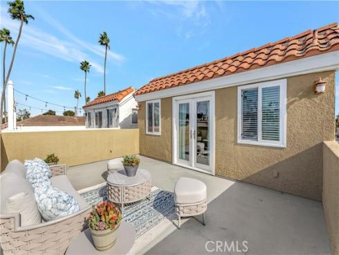 621  8th   Street, Huntington Beach, CA