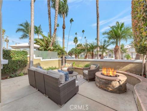621  8th   Street, Huntington Beach, CA