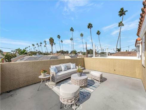 621  8th   Street, Huntington Beach, CA