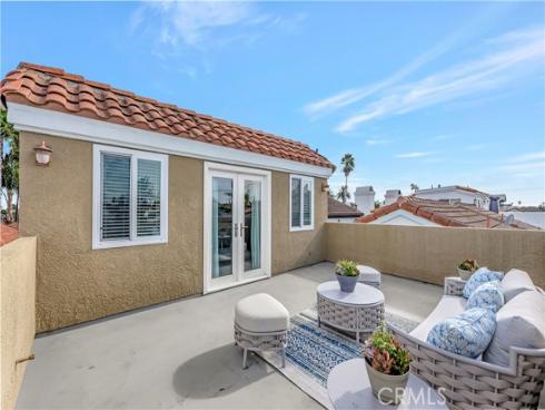 621  8th   Street, Huntington Beach, CA