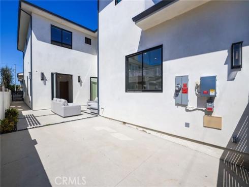 1828  Pine  , Huntington Beach, CA