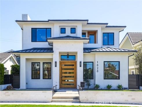 1828  Pine  , Huntington Beach, CA