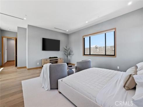 1828  Pine  , Huntington Beach, CA