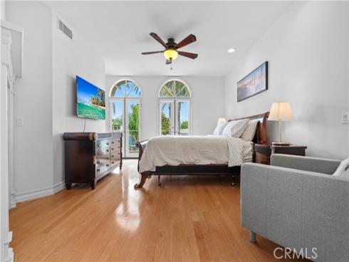 513  Pecan Ave  , Huntington Beach, CA