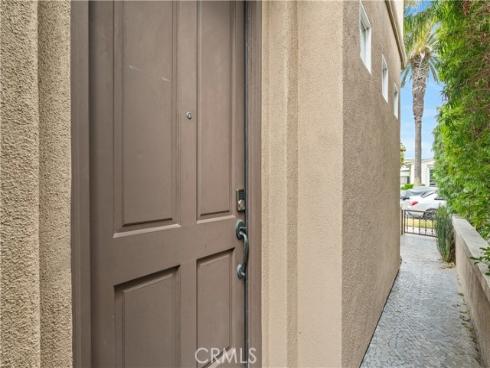 513  Pecan Ave  , Huntington Beach, CA