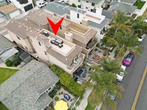 513  Pecan Ave  , Huntington Beach, CA