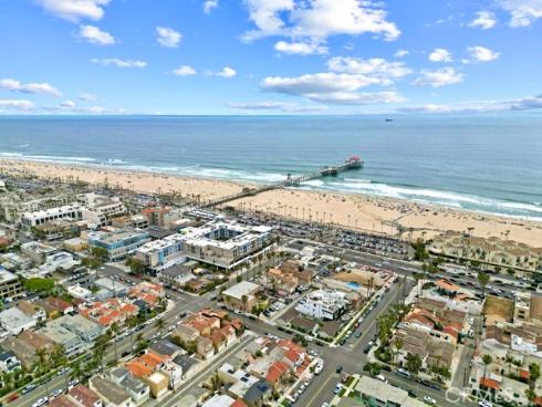 513  Pecan Ave  , Huntington Beach, CA