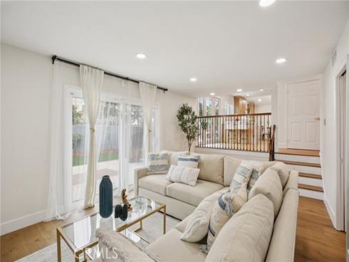 16542  Los Verdes   Lane, Huntington Beach, CA