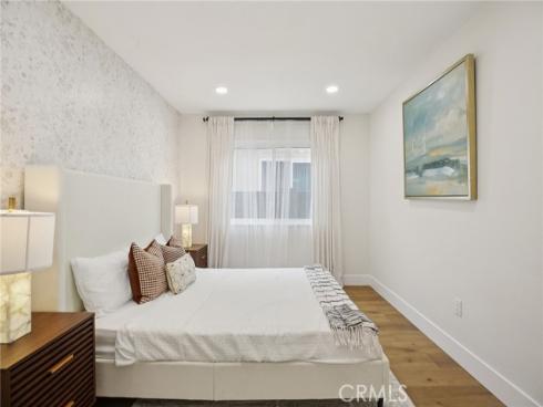 16542  Los Verdes   Lane, Huntington Beach, CA