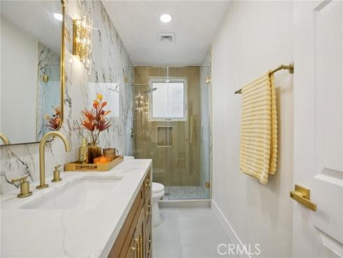 16542  Los Verdes   Lane, Huntington Beach, CA